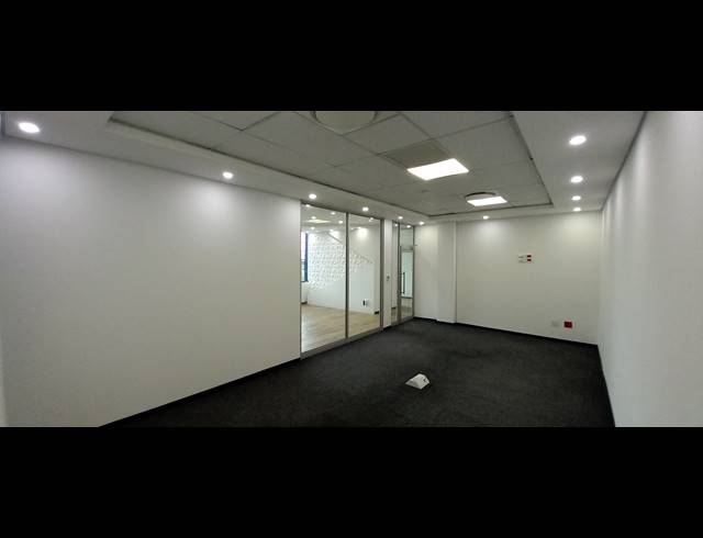 350M² OFFICE TO LET IN BRYANSTON